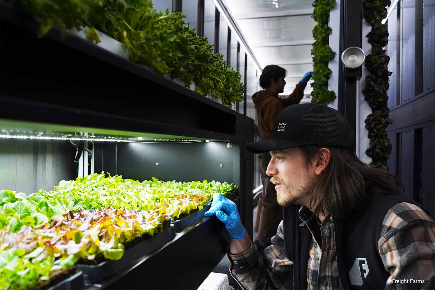 vertical-farming-farmer