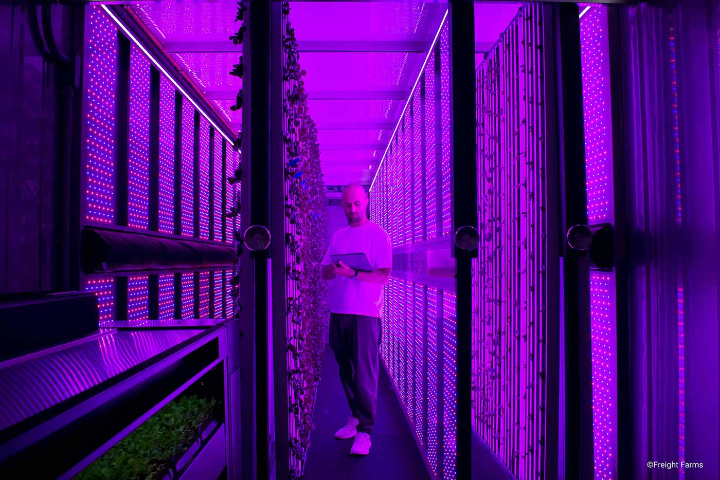 vertical-farming-led-control